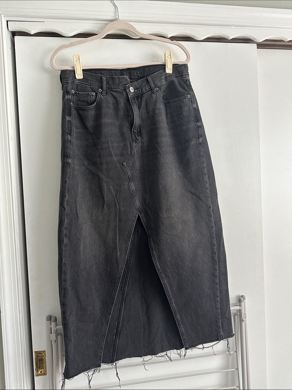 American Eagle Outfitters Black Washed Denim Midi Skirt with Front Slit
